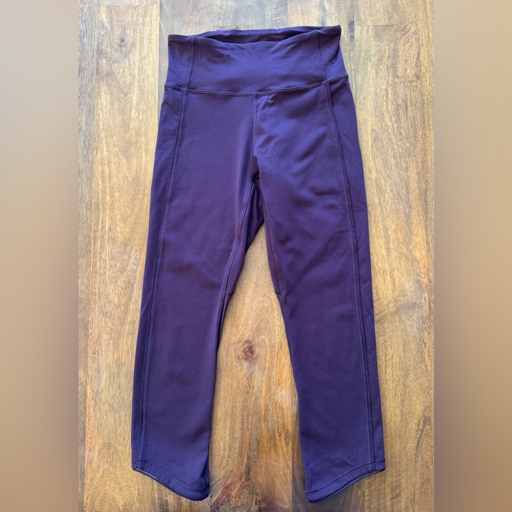 Lululemon purple mesh panel crop capri leggings women’s 4
